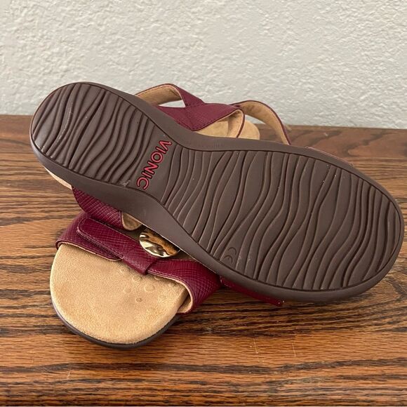 VIONIC Women's Farra Red Faux Lizard Gold Metal Sandals - Picture 7 of 8